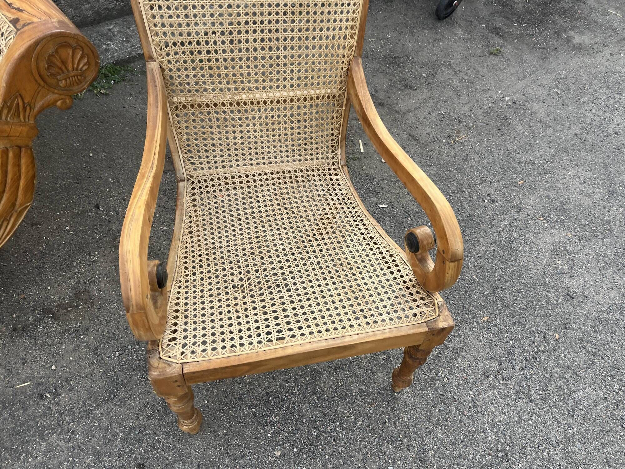 Colonial teak lounge: 3-seater sofa and 2 planter chairs.
