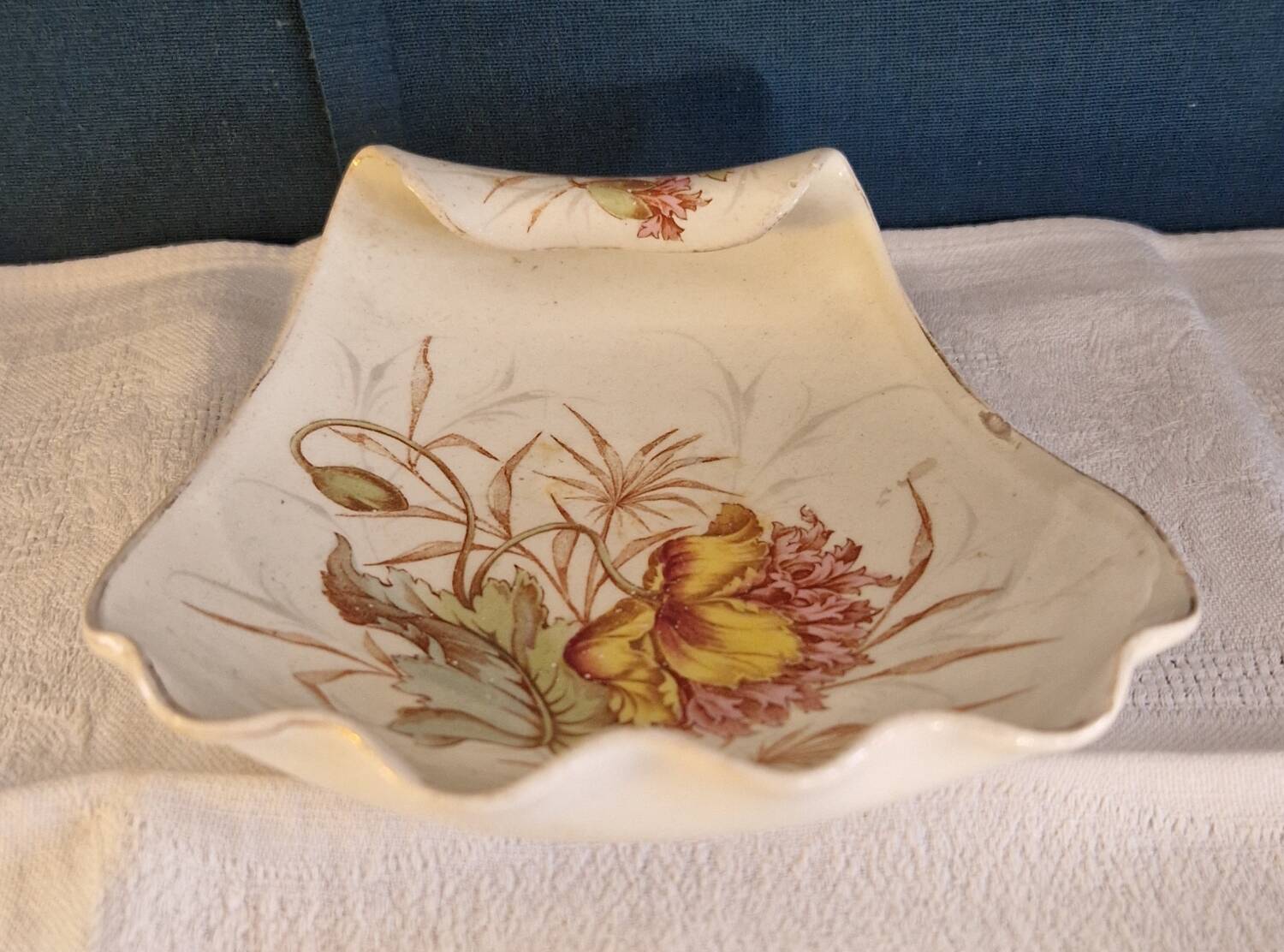 Earthenware pocket emptier