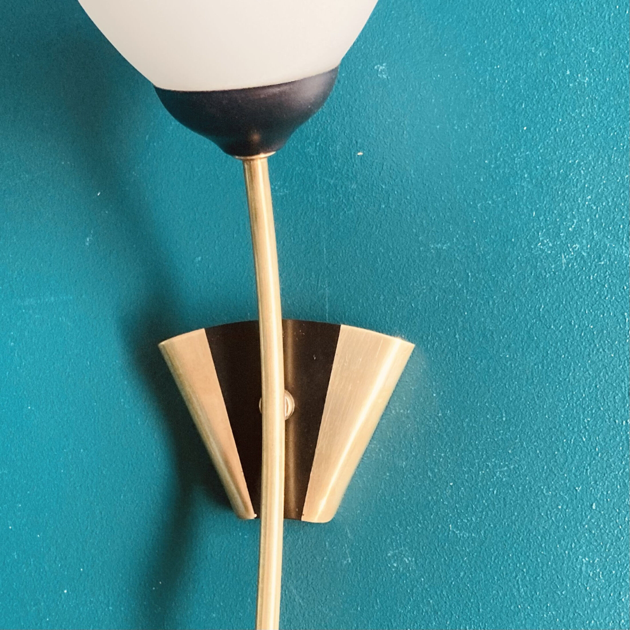 Old pair of brass wall lights and opaline glass globes 50s/60s vintage decoration