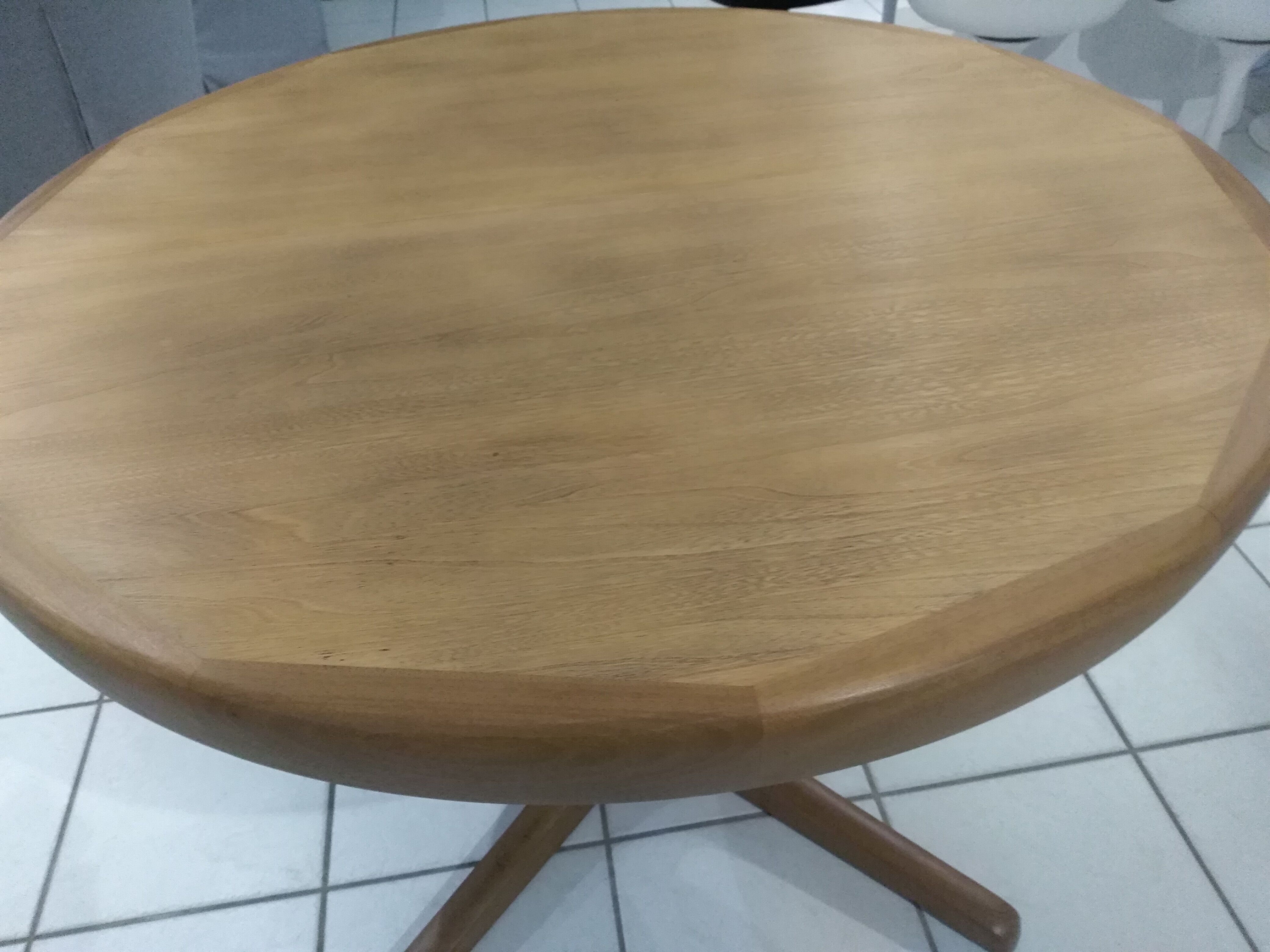 Baumann Extendable Round Table 1970s.