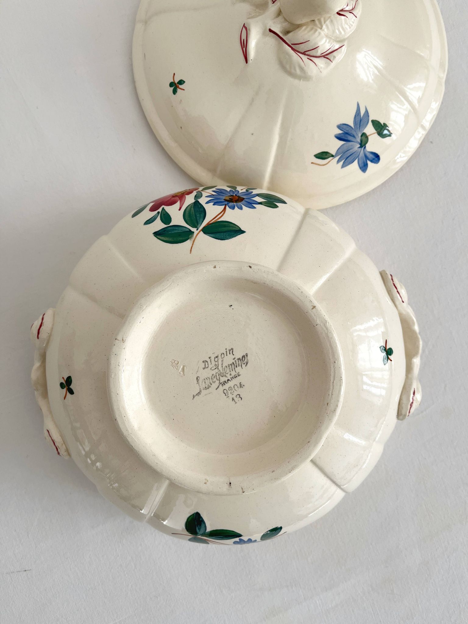 Petite soupière en faïence ivoire fleurs Digoin Sarreguemines vintage