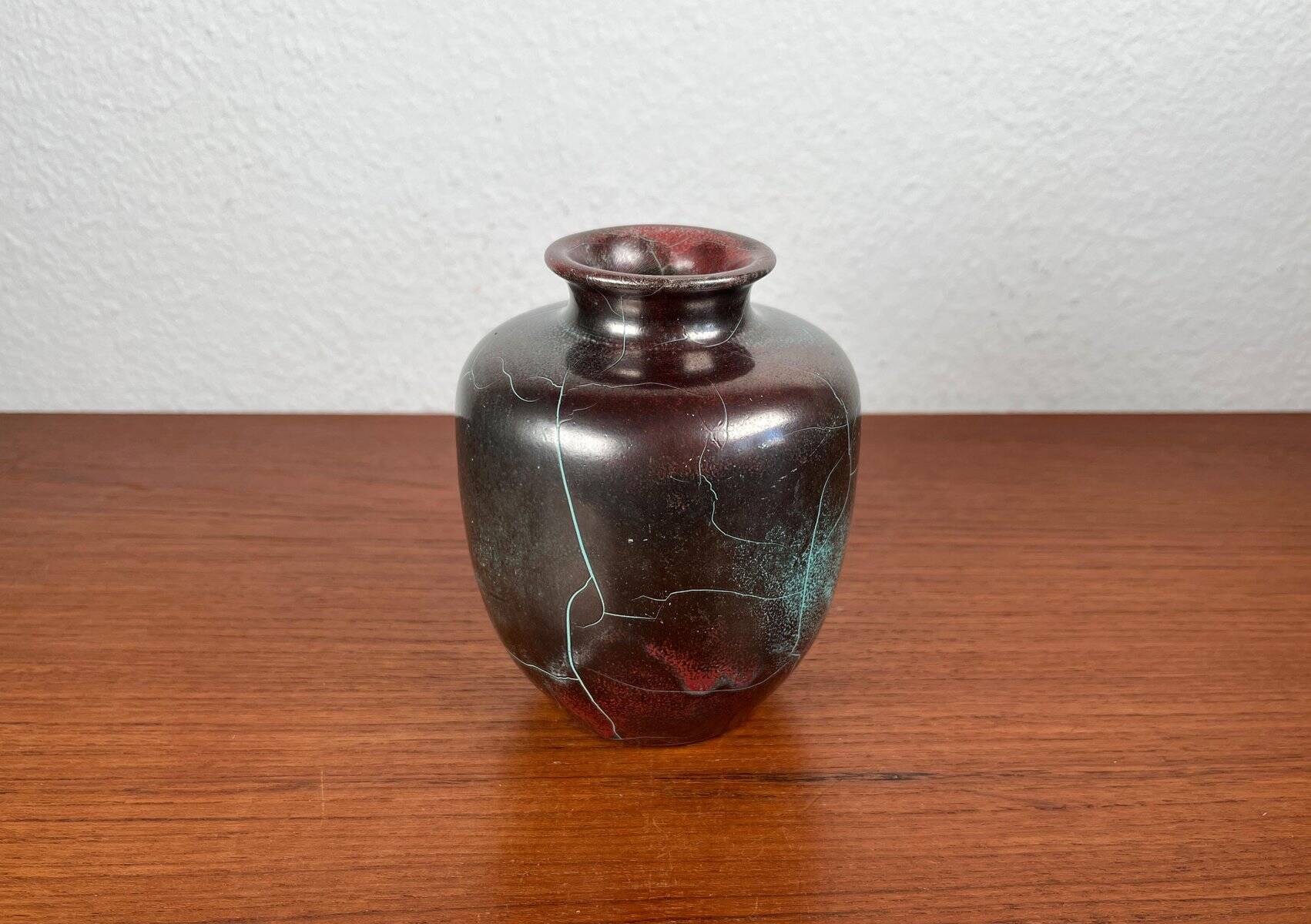 German studio pottery vase Art Deco by Richard Uhlemeyer, 1940s.