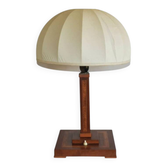 Lampe de table avec incrustations et abat-jour en soie