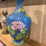 Pretty vase in partitioned enamel