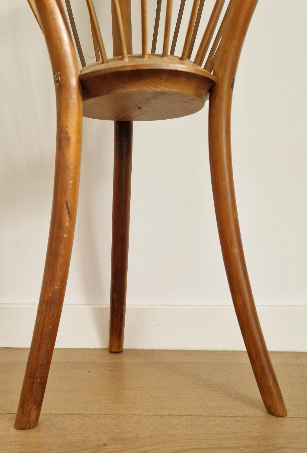 Rattan worker pedestal table from the 1950s