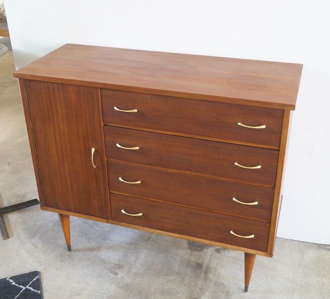 Spindle foot chest of drawers 1960