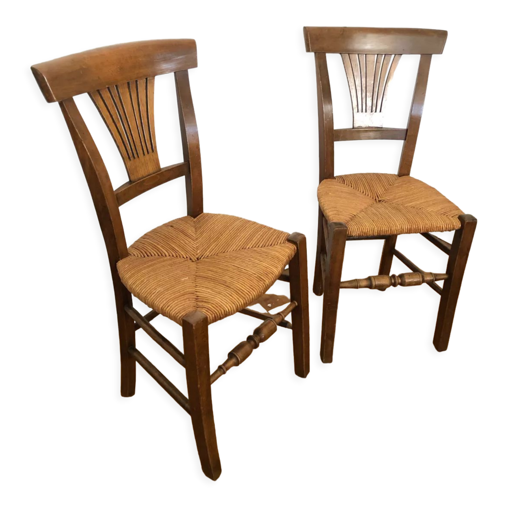 Pair of rustic mulched chairs