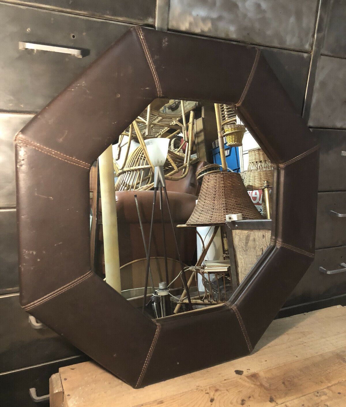 Octagonal wall mirror in vintage brown leather 67,5x67,5 cm