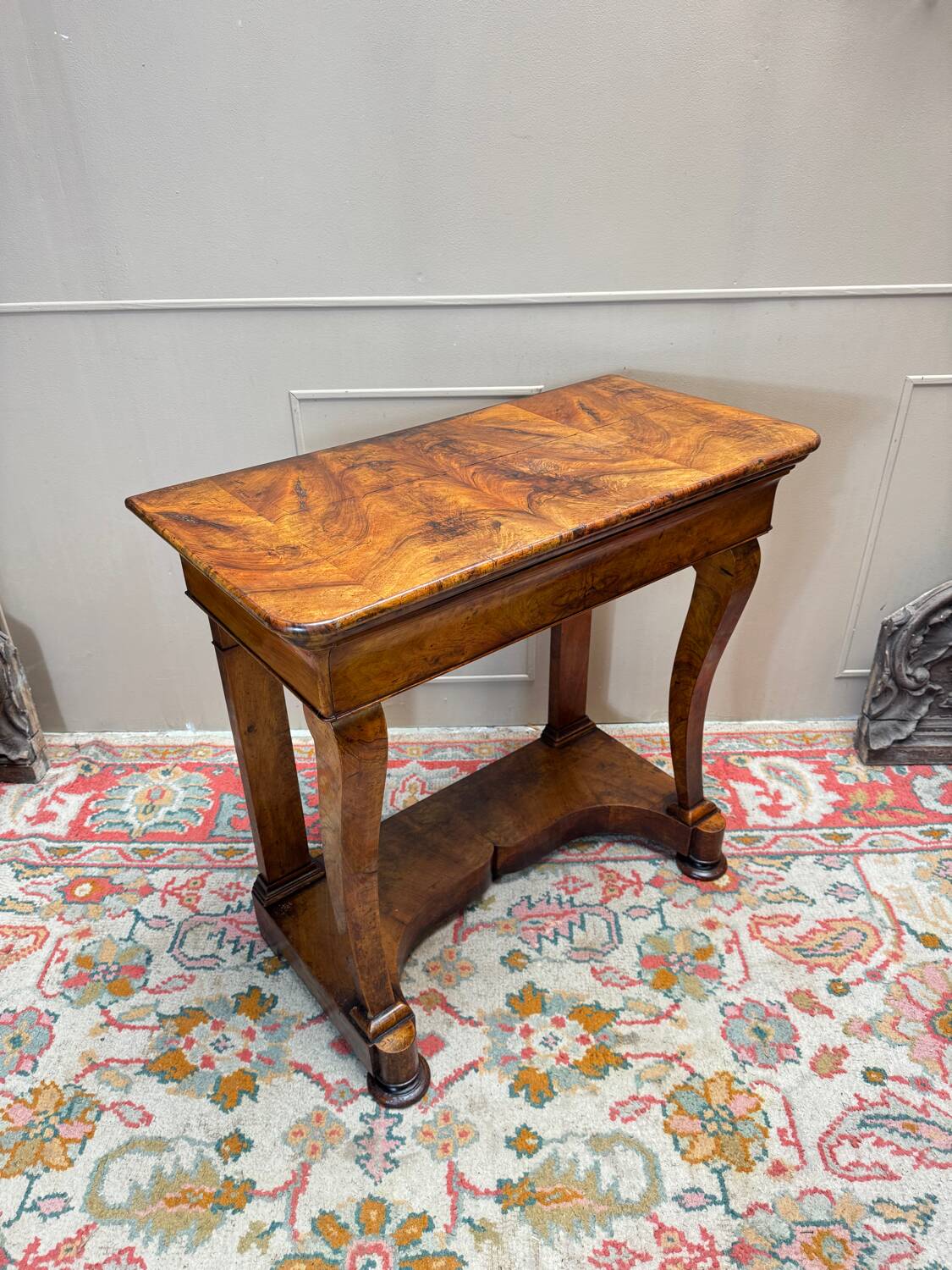 Console in flamed walnut from the louis philippe period, 19th century