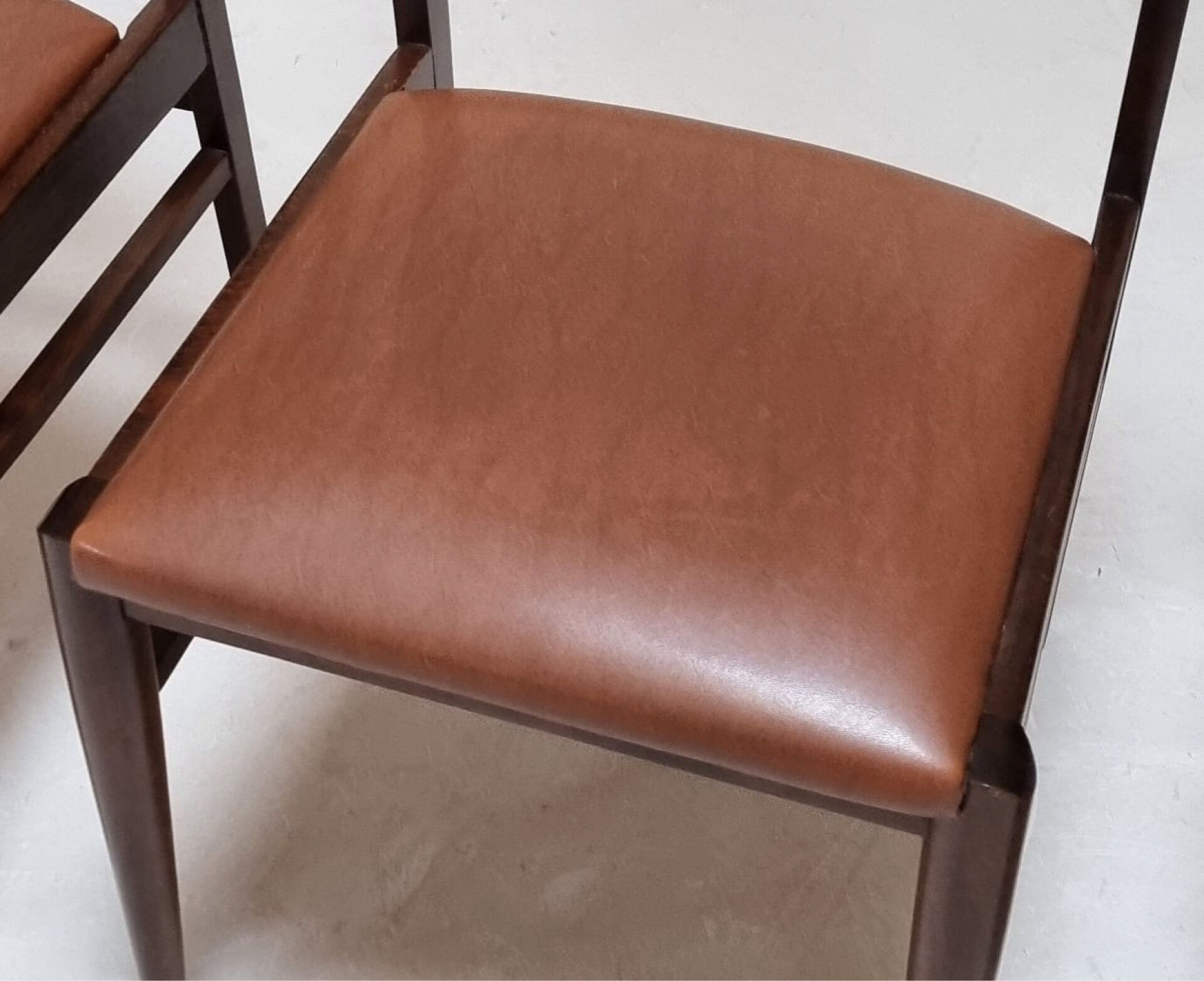 Chaises du milieu du siècle
