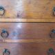 Commode 4 tiroirs en bois massif, début XXème s.