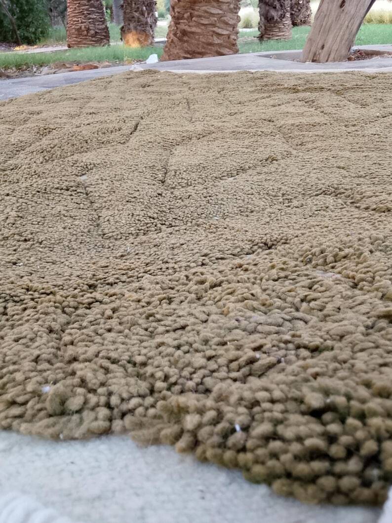 Traditional handwoven Berber rug, size 100 x 200 cm