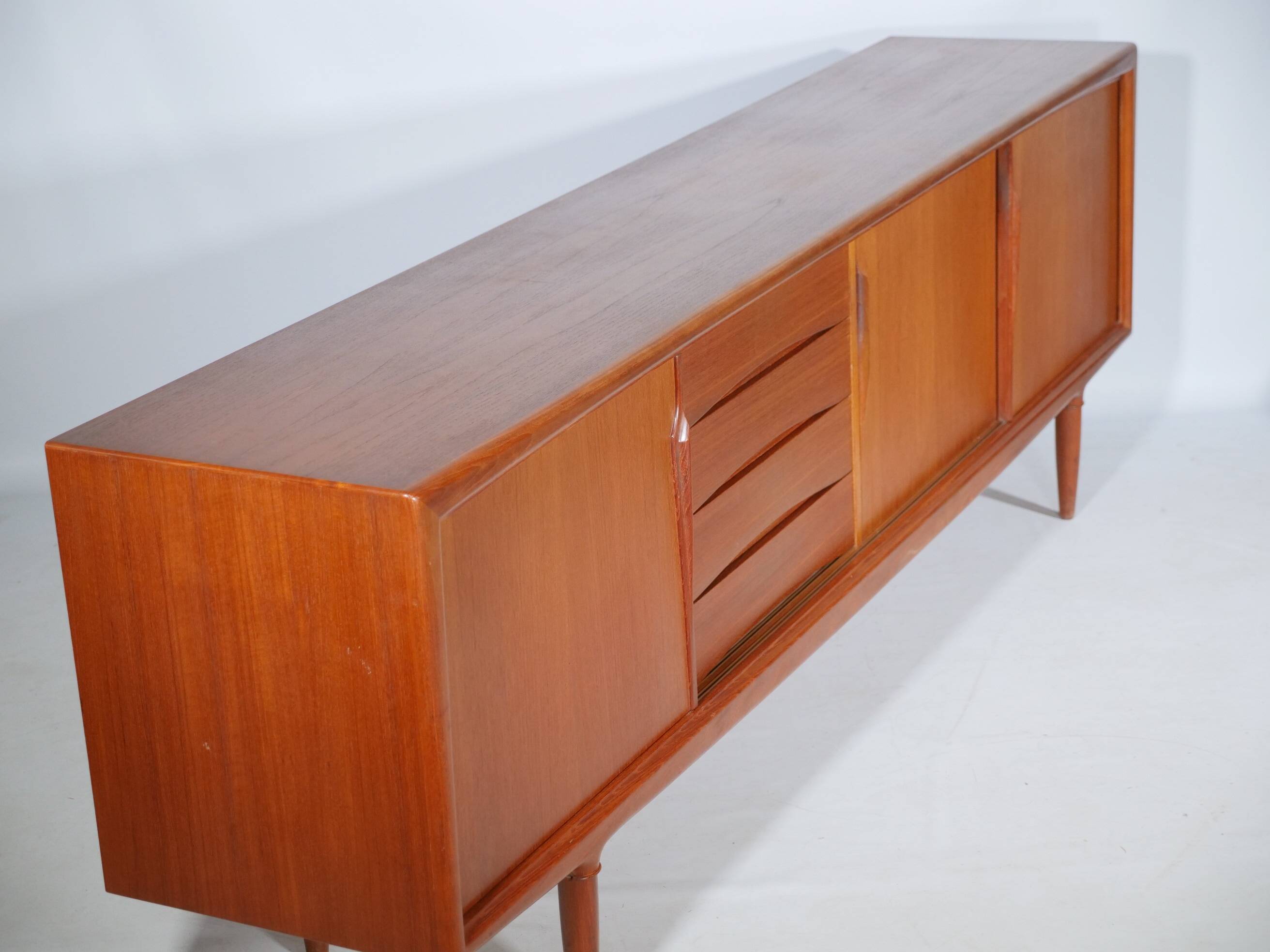 Enfilade design danois en teck de Gunni Omann Modèle 13, 1960s