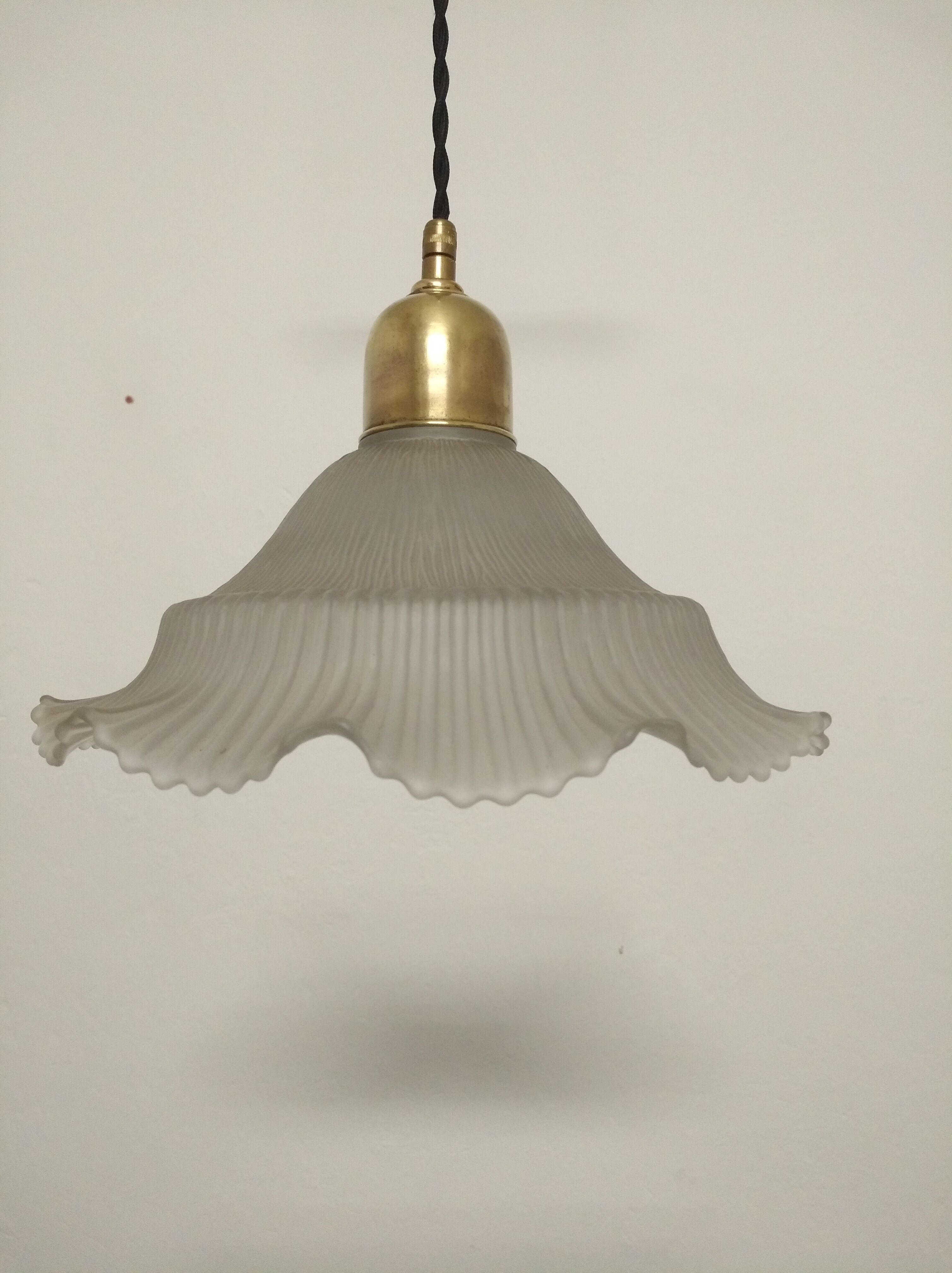 Vintage shortbread glass suspension
