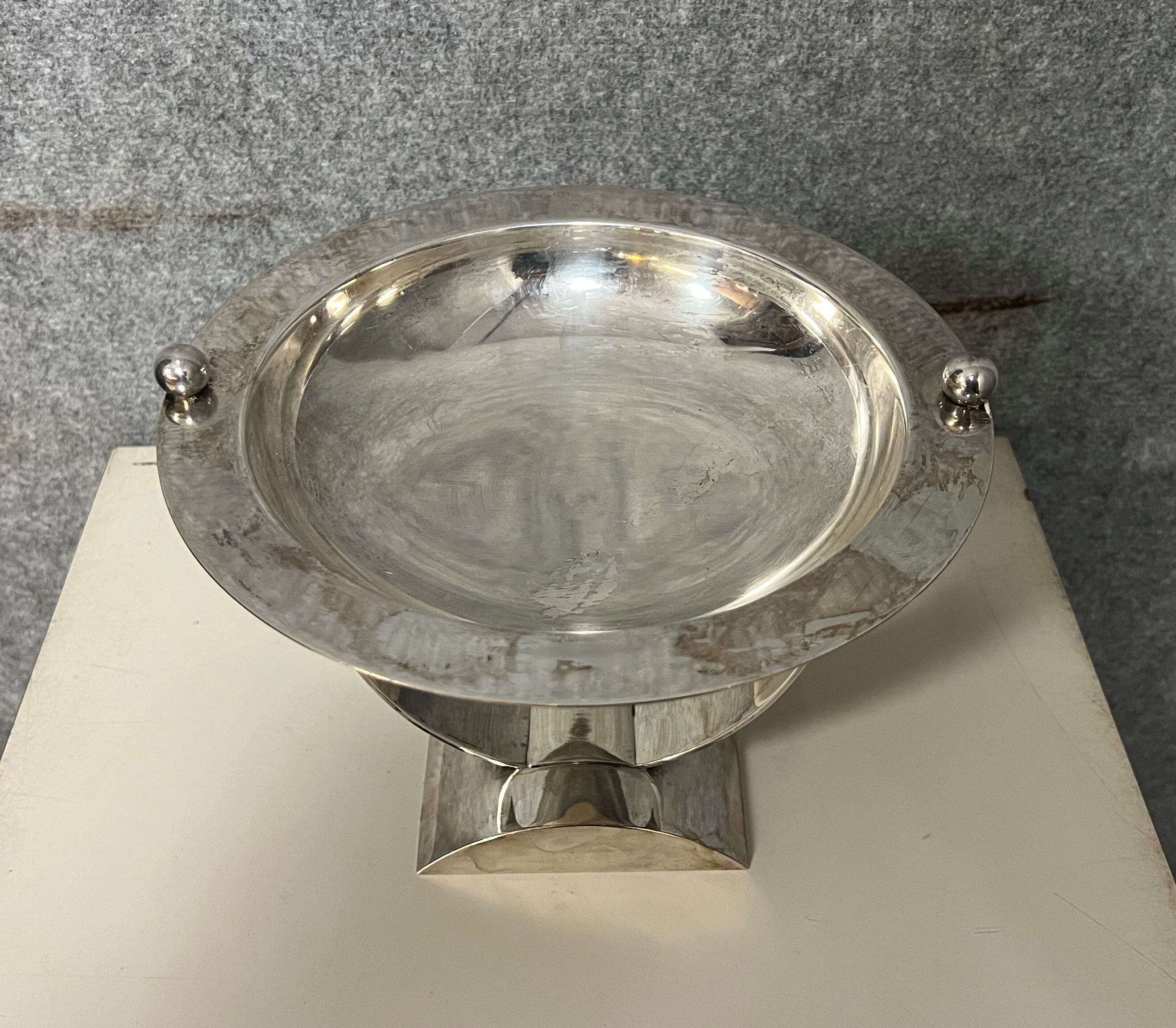 Atypical shaped centerpiece in silver and ebony metal Art Deco era