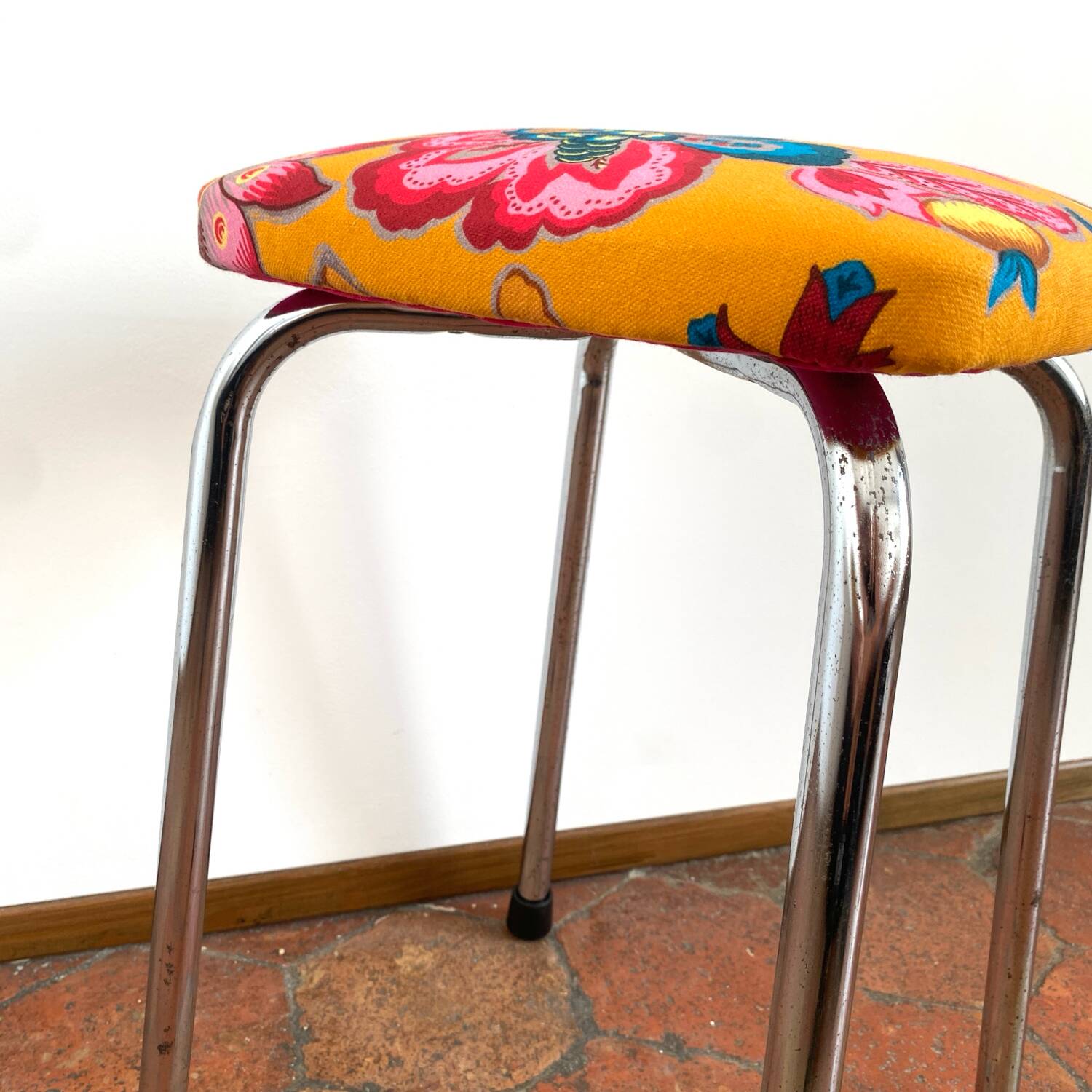 Vintage stool - Upcycling - tapestry - Romy Yellow