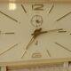 Reveil jaz en bakelite blanche annees 70