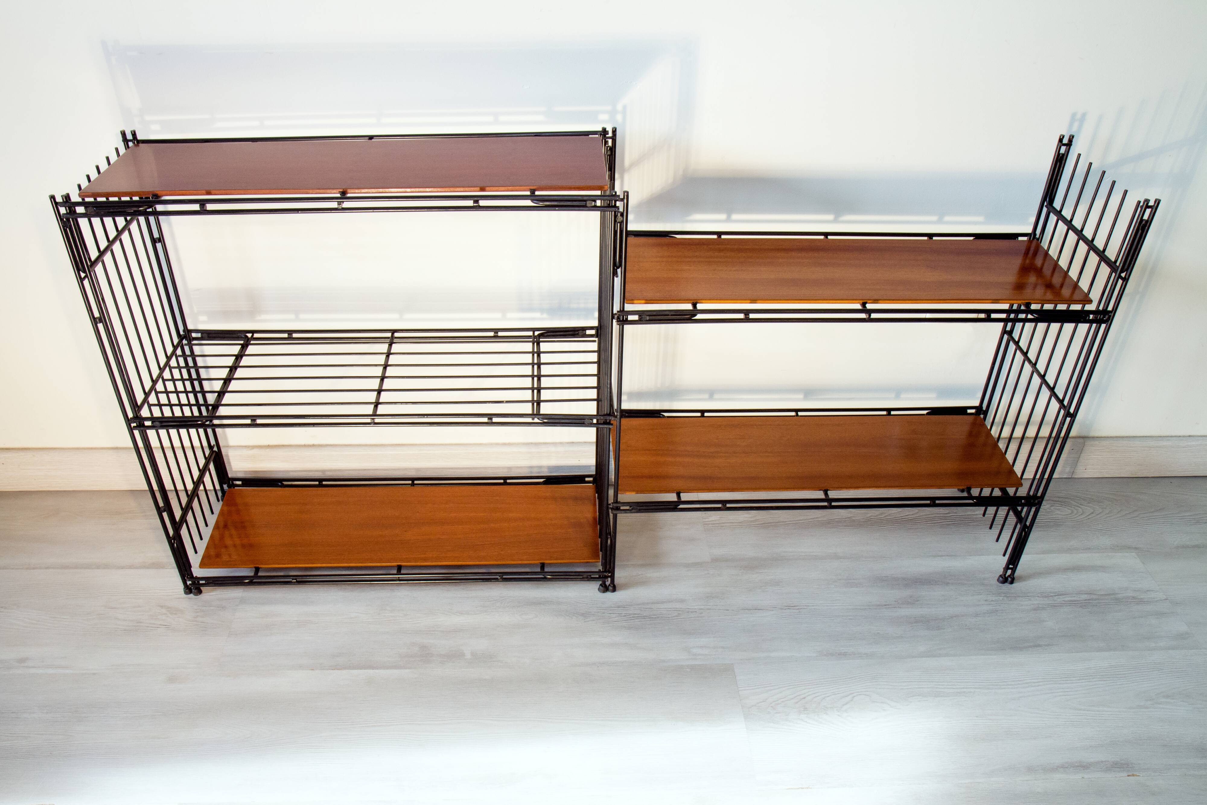 Modular shelves on wall or stand, published by Multimueble 1960