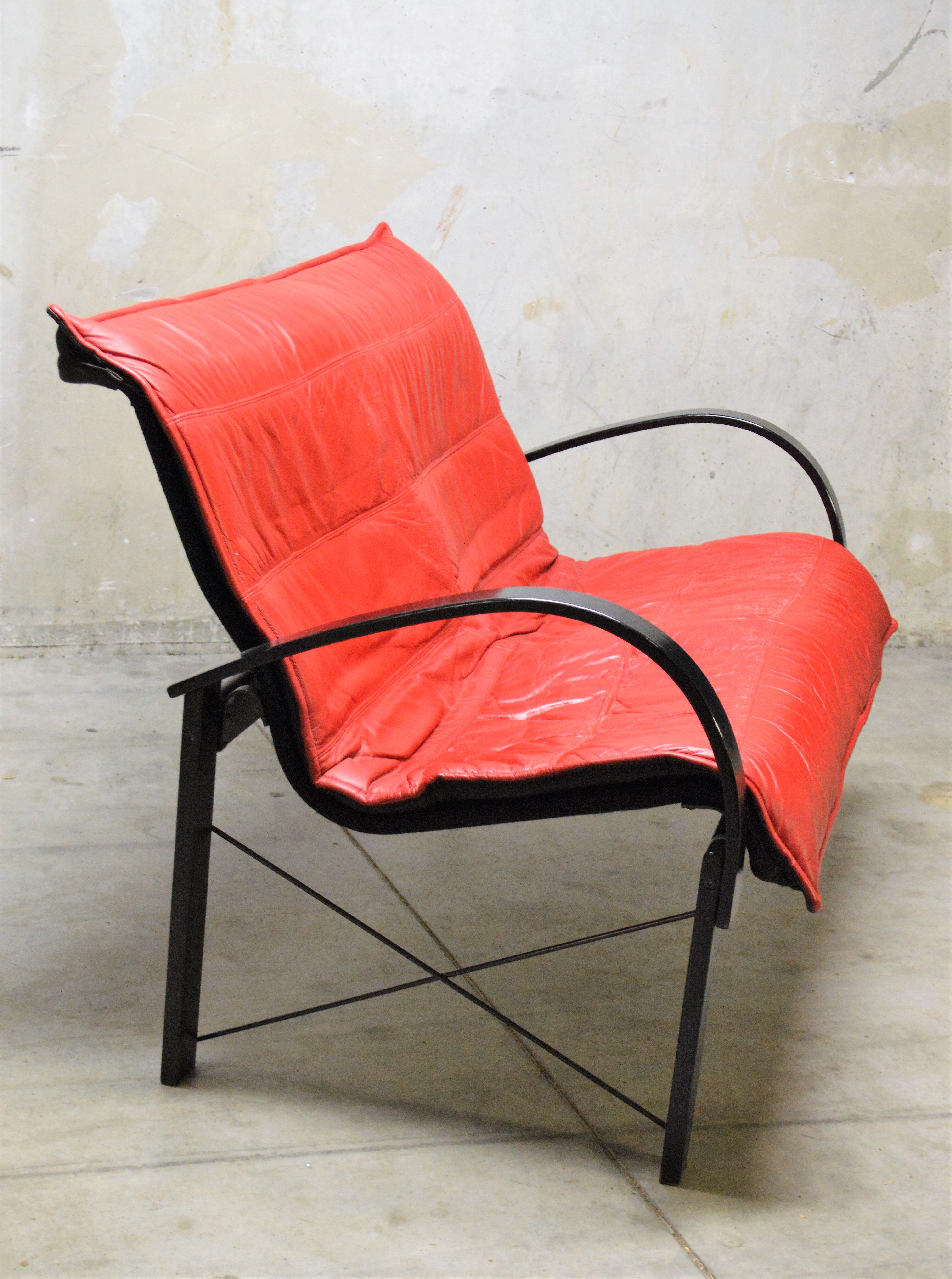 Vintage design sofa from the 80s/90s in leather