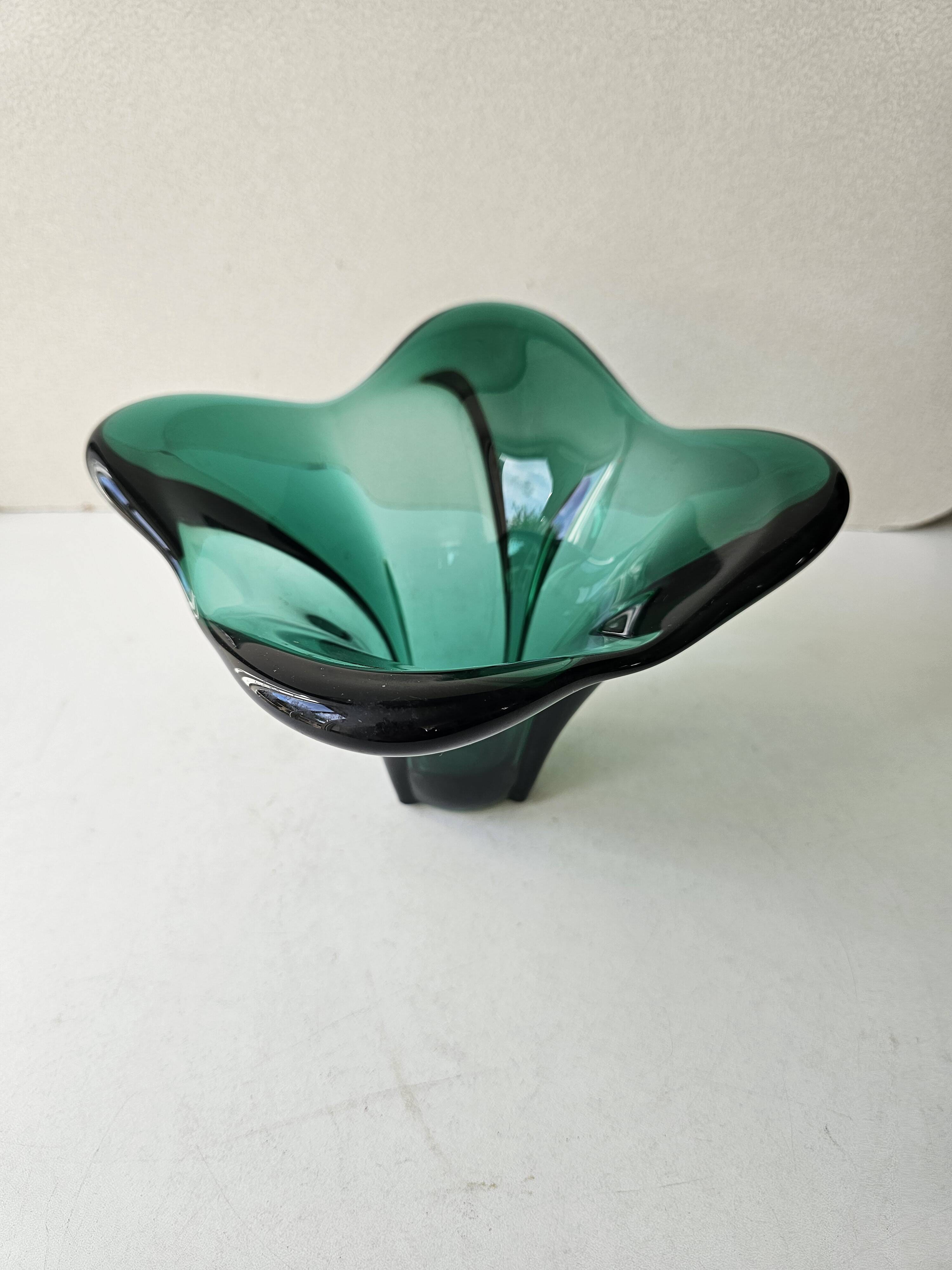 Vase en verre couleur verte vintage