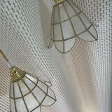 2 portable lamps with flower-shaped lampshades in mother-of-pearl and brass.
