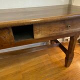 Bressane XVIII walnut table, 2 pulls, a drawer.