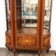 Vitrine de style Louis XVI ,réalisation XXèm ,signée ébénisterie JP Ehalt de très belle qualité .