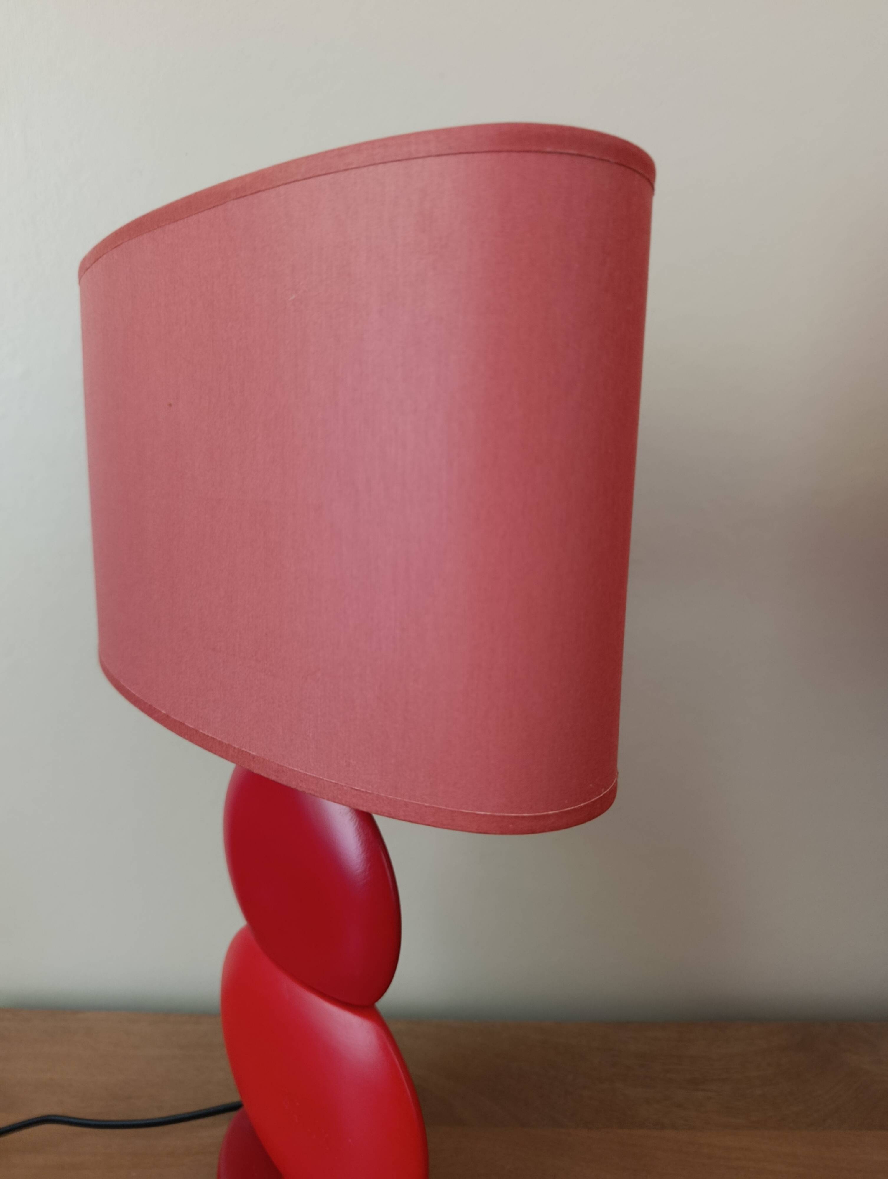 Modern red table lamp – Drimmer Edition (Neo-pop style | 70s/80s)