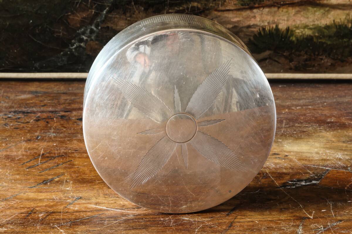 Circular silver-plated candy box, Art Deco period