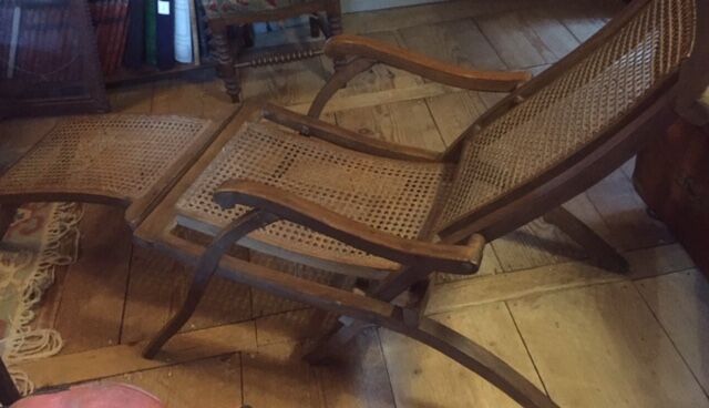 former canne liner lounge chair