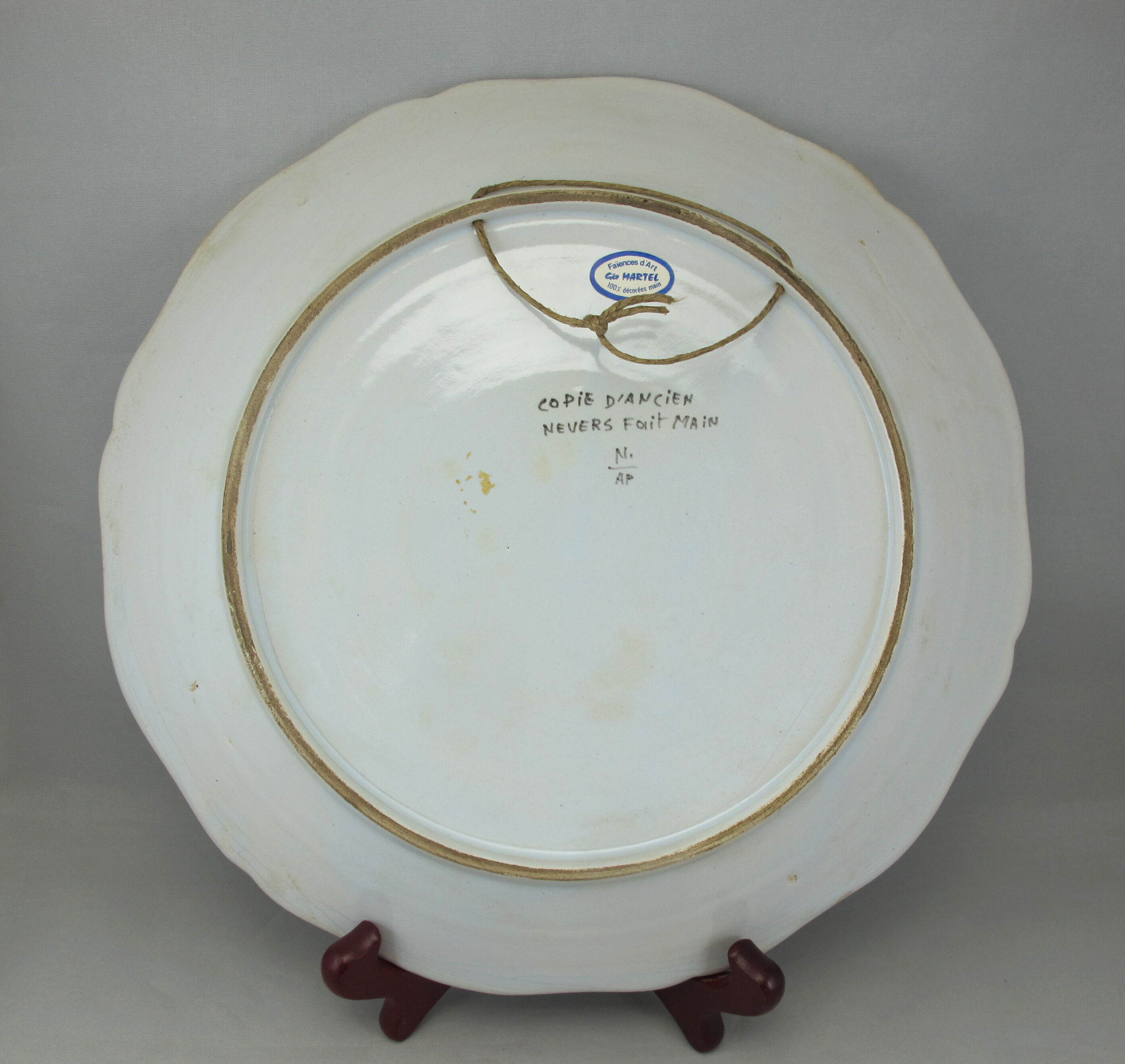 Geo Matel earthenware plate copy of old Nevers model 'I sing for freedom'