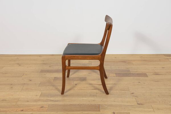 Chaises de salle à manger danoises par Ole Wanscher pour Poul Jeppesens Furniture Factory.