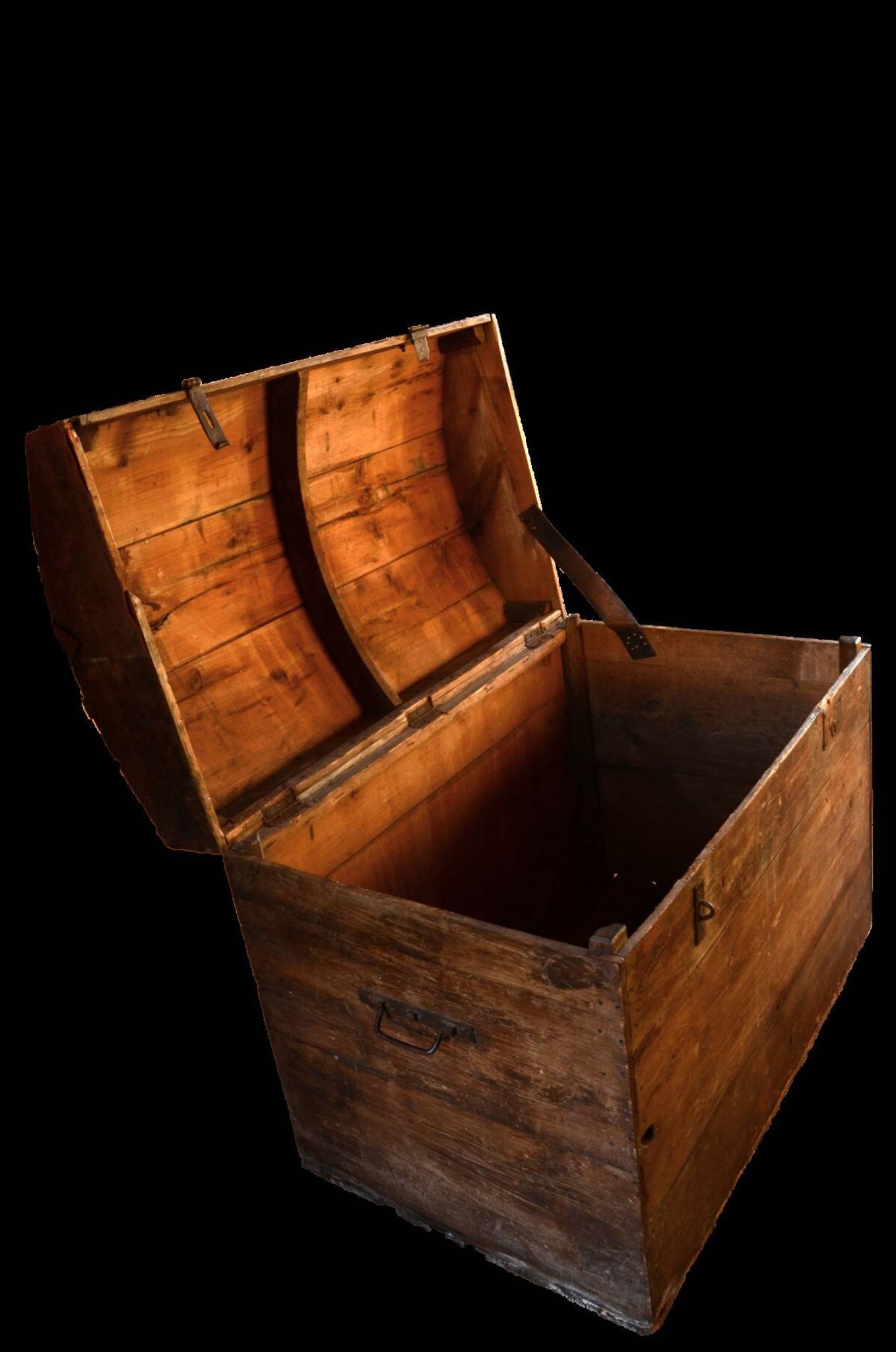 Large antique chest in solid pine and oak