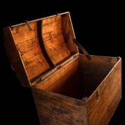 Large antique chest in solid pine and oak