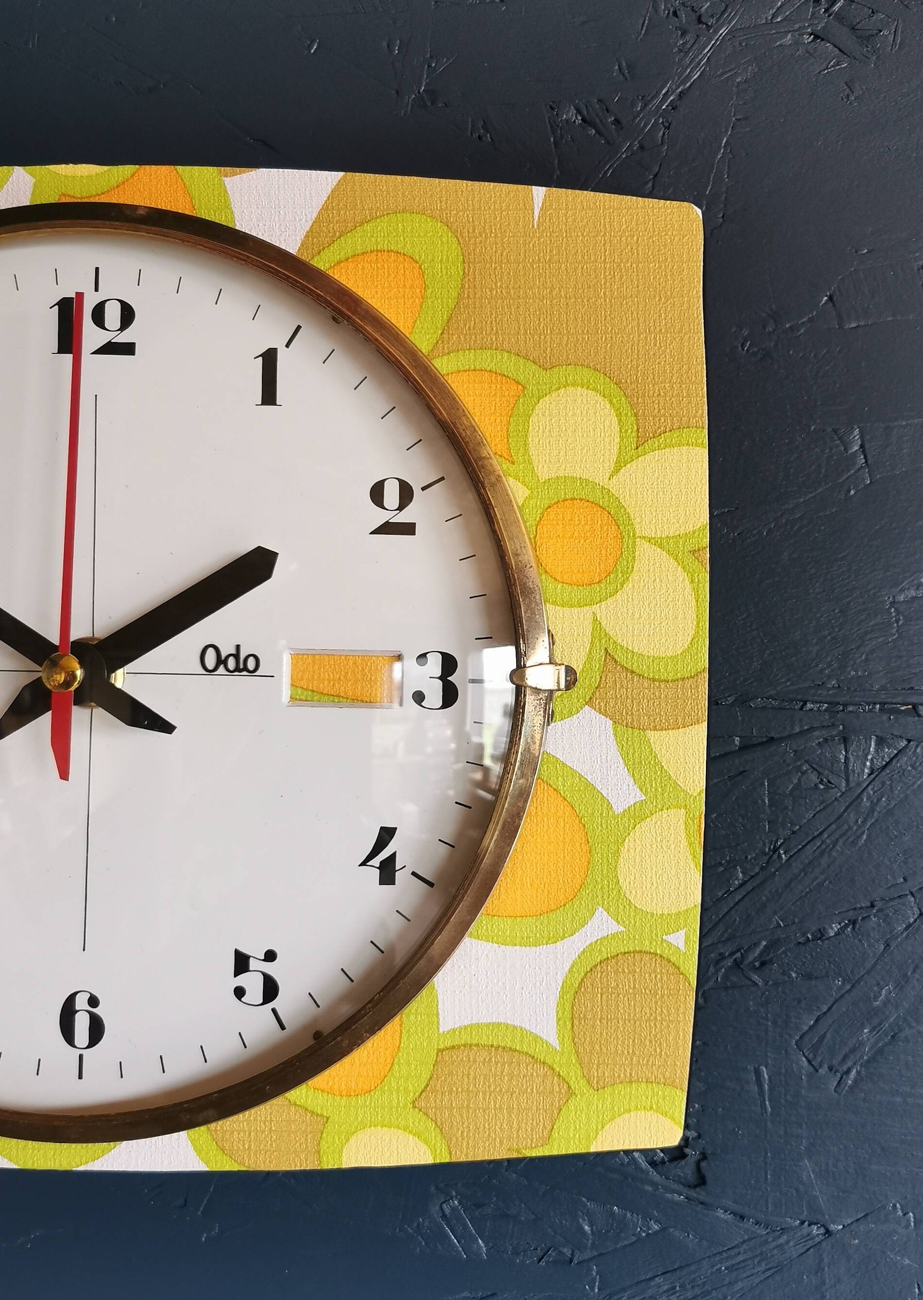 Vintage formica clock rectangular silent wall pendulum "Odo flowers"