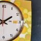 Horloge formica vintage pendule murale silencieuse rectangulaire "Odo fleurs"
