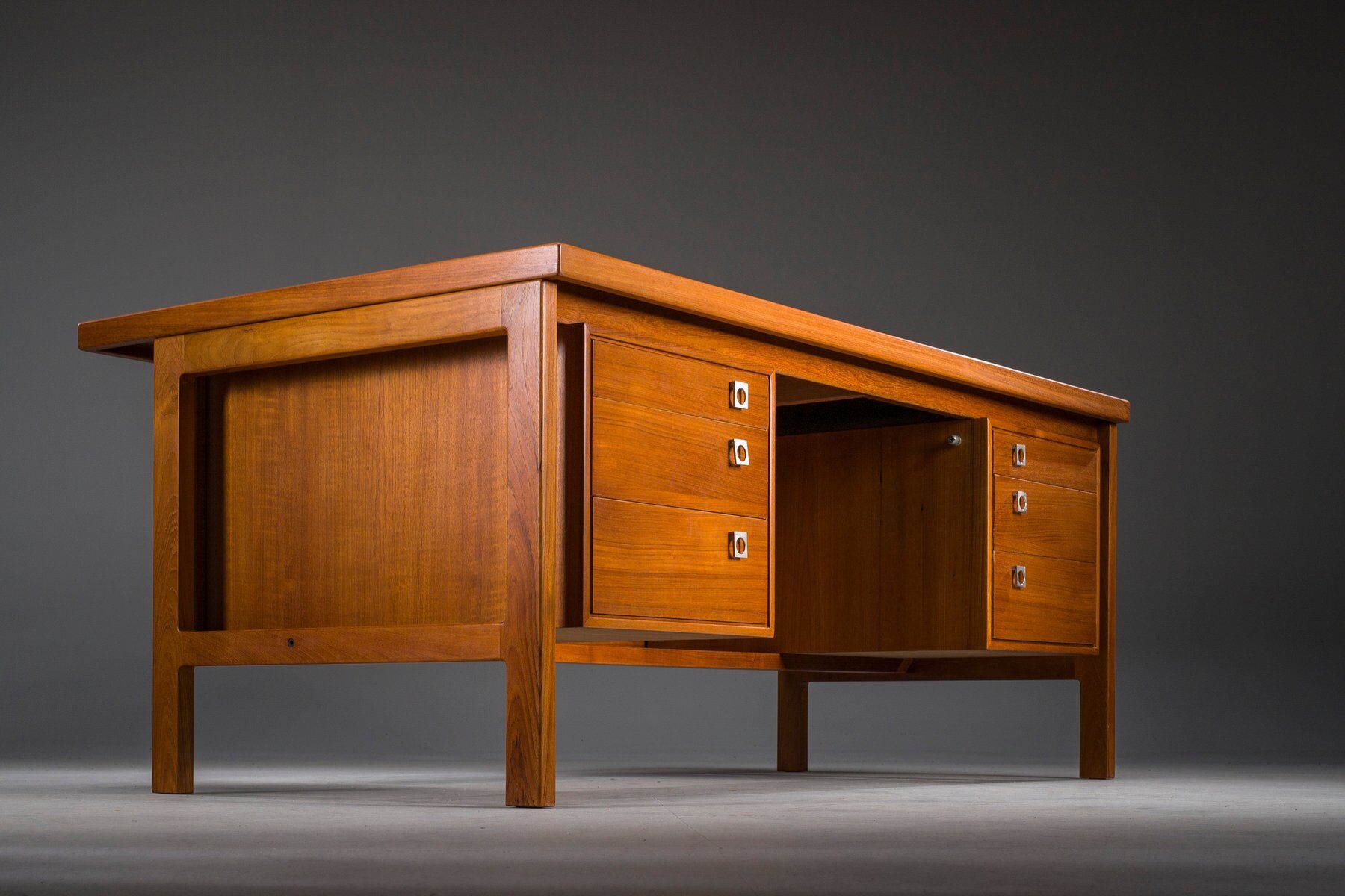 Bureau exécutif danois en teck par Arne Vodder pour H.P. Hansen, années 1960