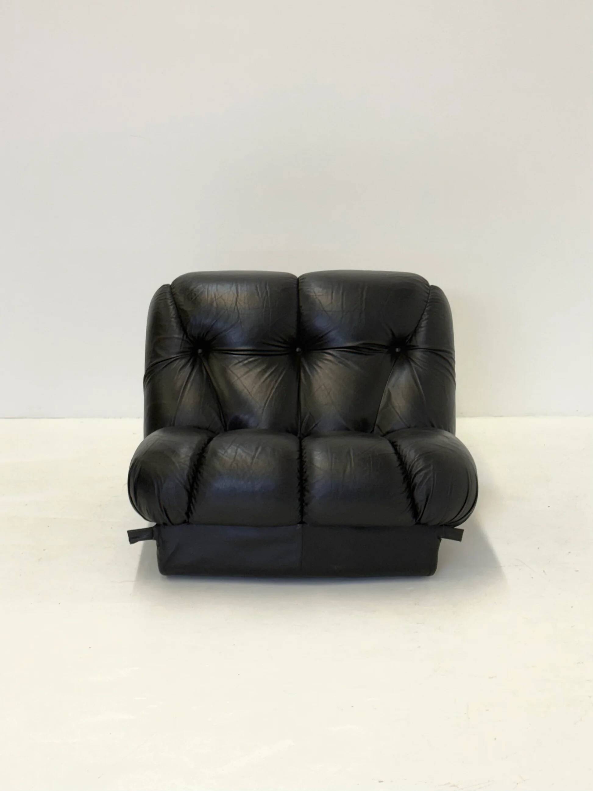 Black leather Nuvolone modular lounge sofa Rino Maturi for Mimo Padova