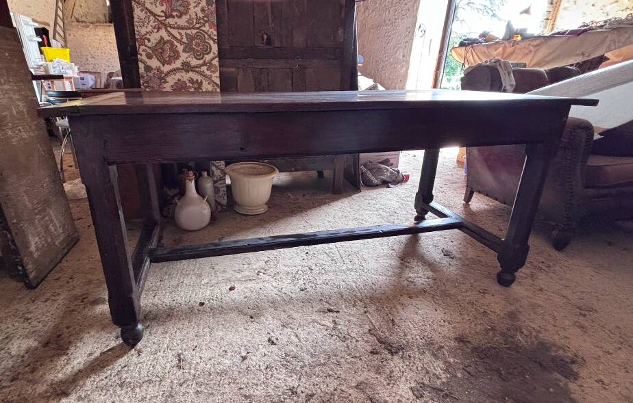 Antique table from the Louis XIII period.