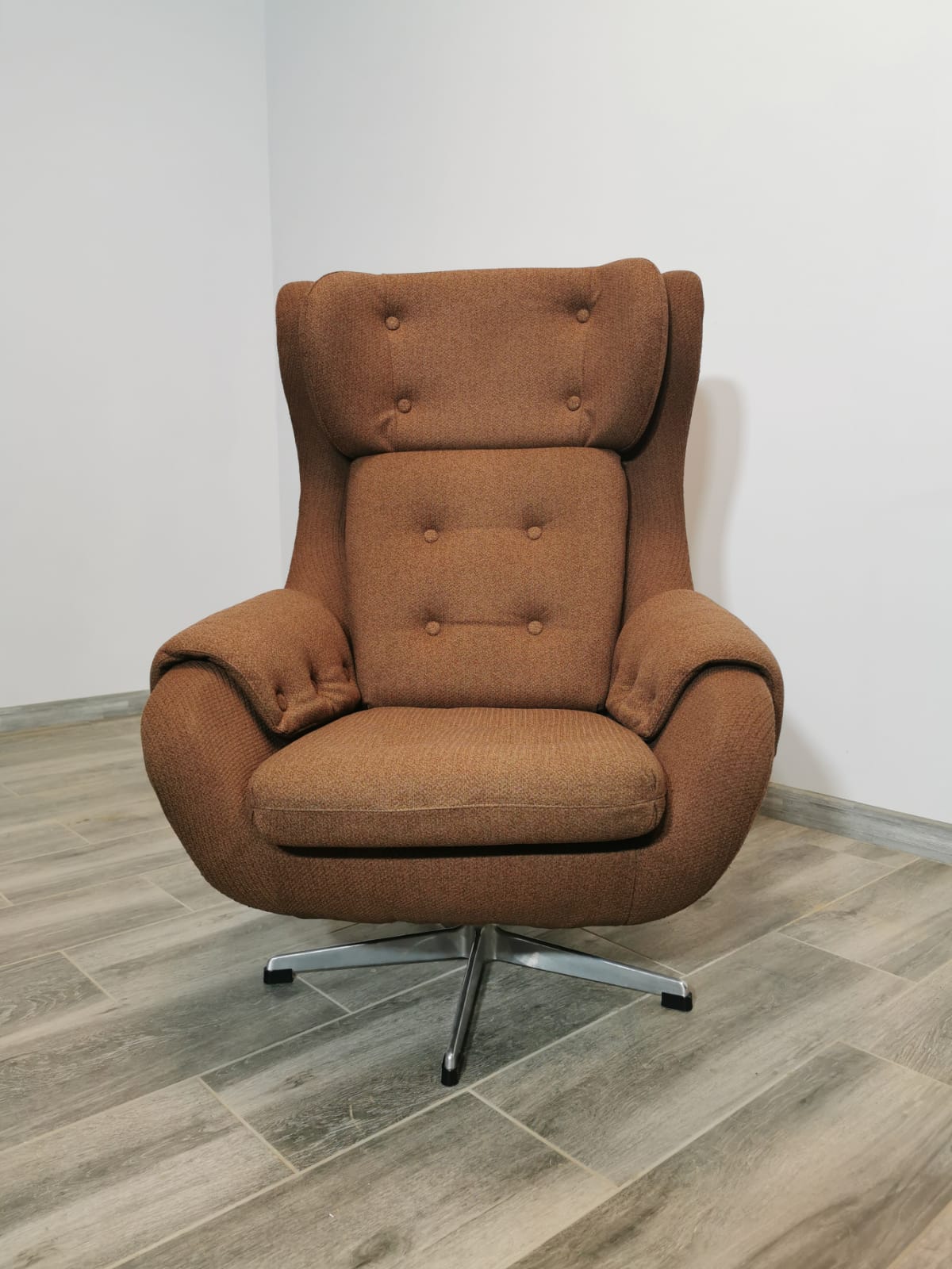 Vintage swivel chair from up zavody rousinov