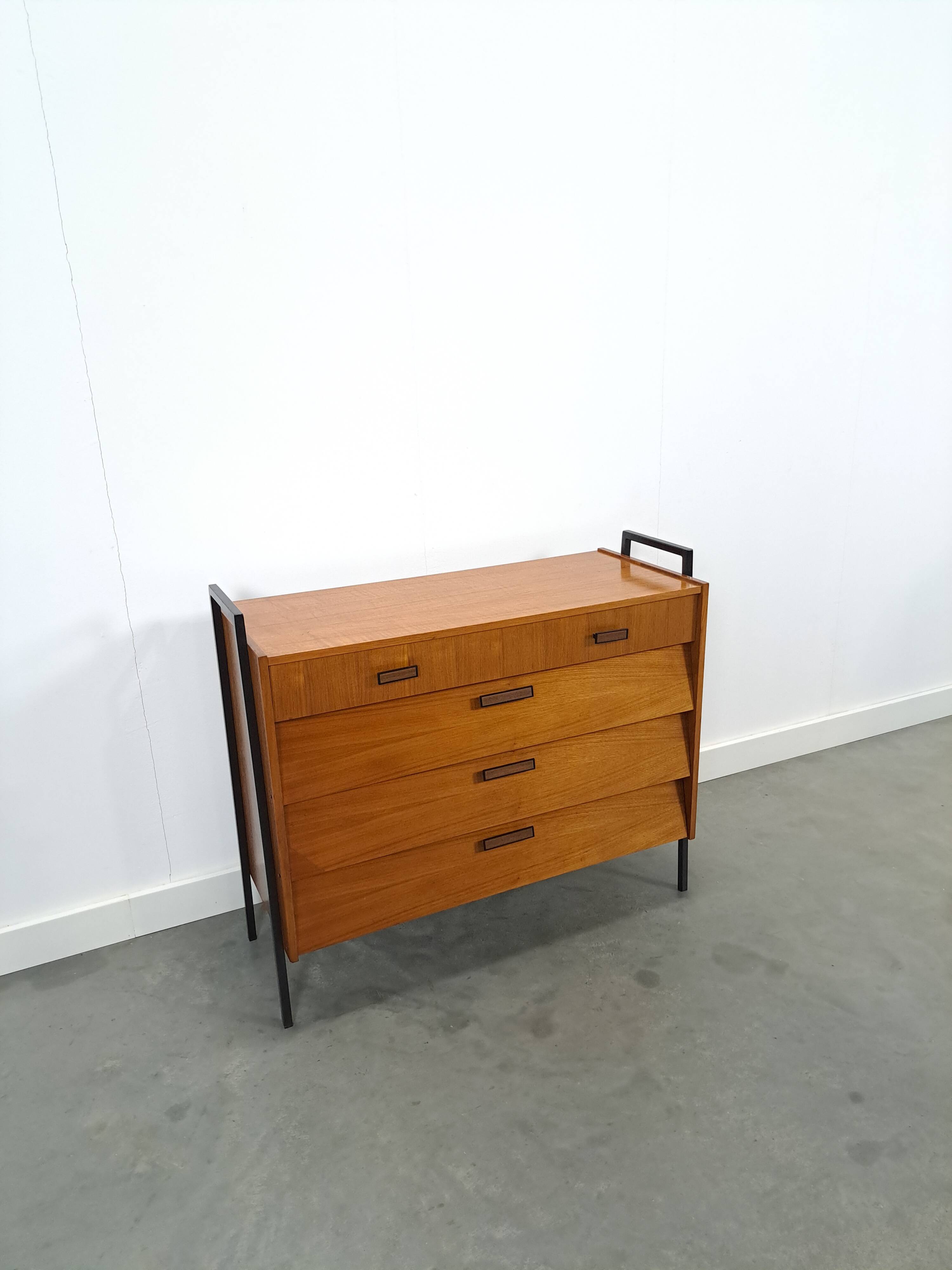 Teak schoenenkast met zwart metalen poten, nr. 2