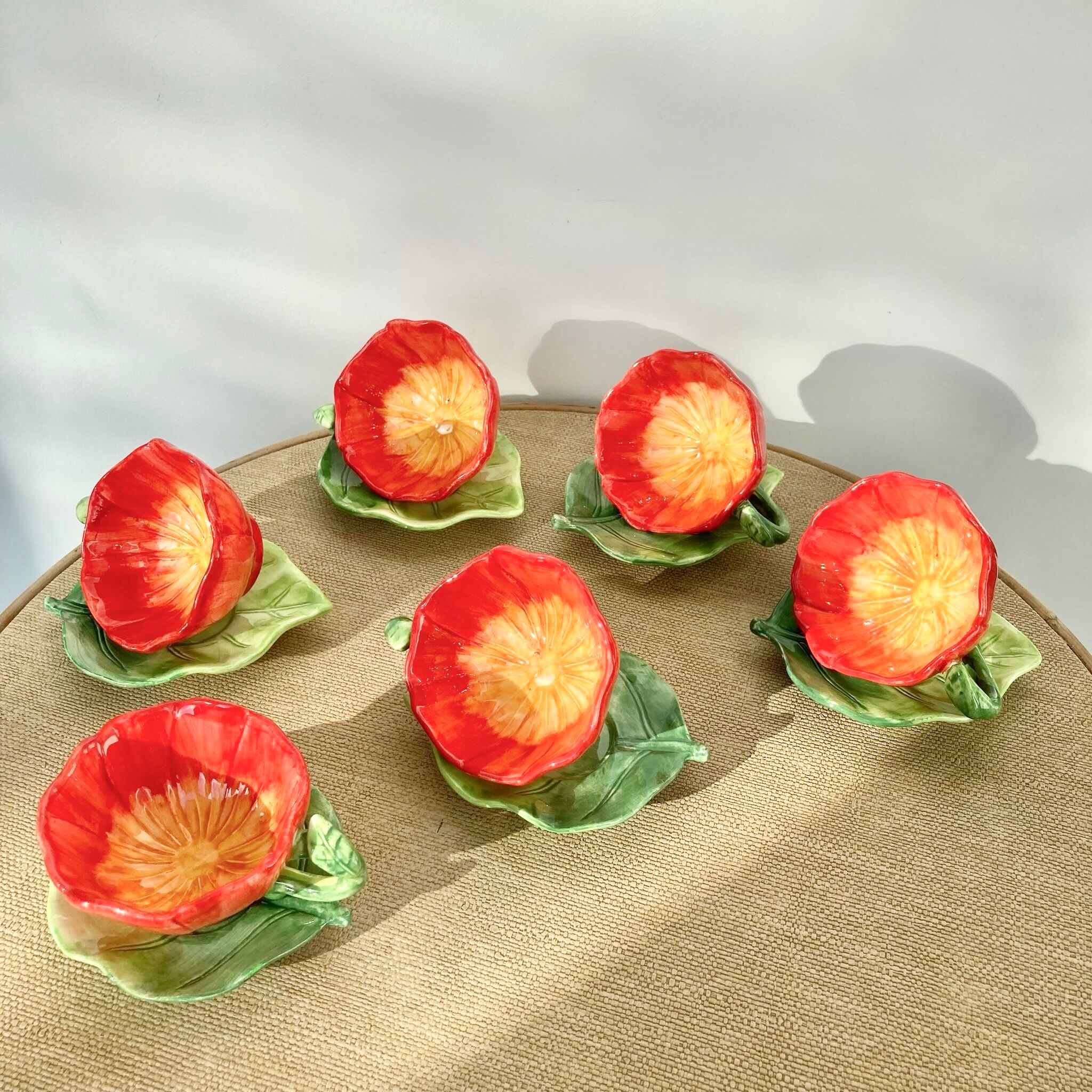 Coffee cups flowers slurry