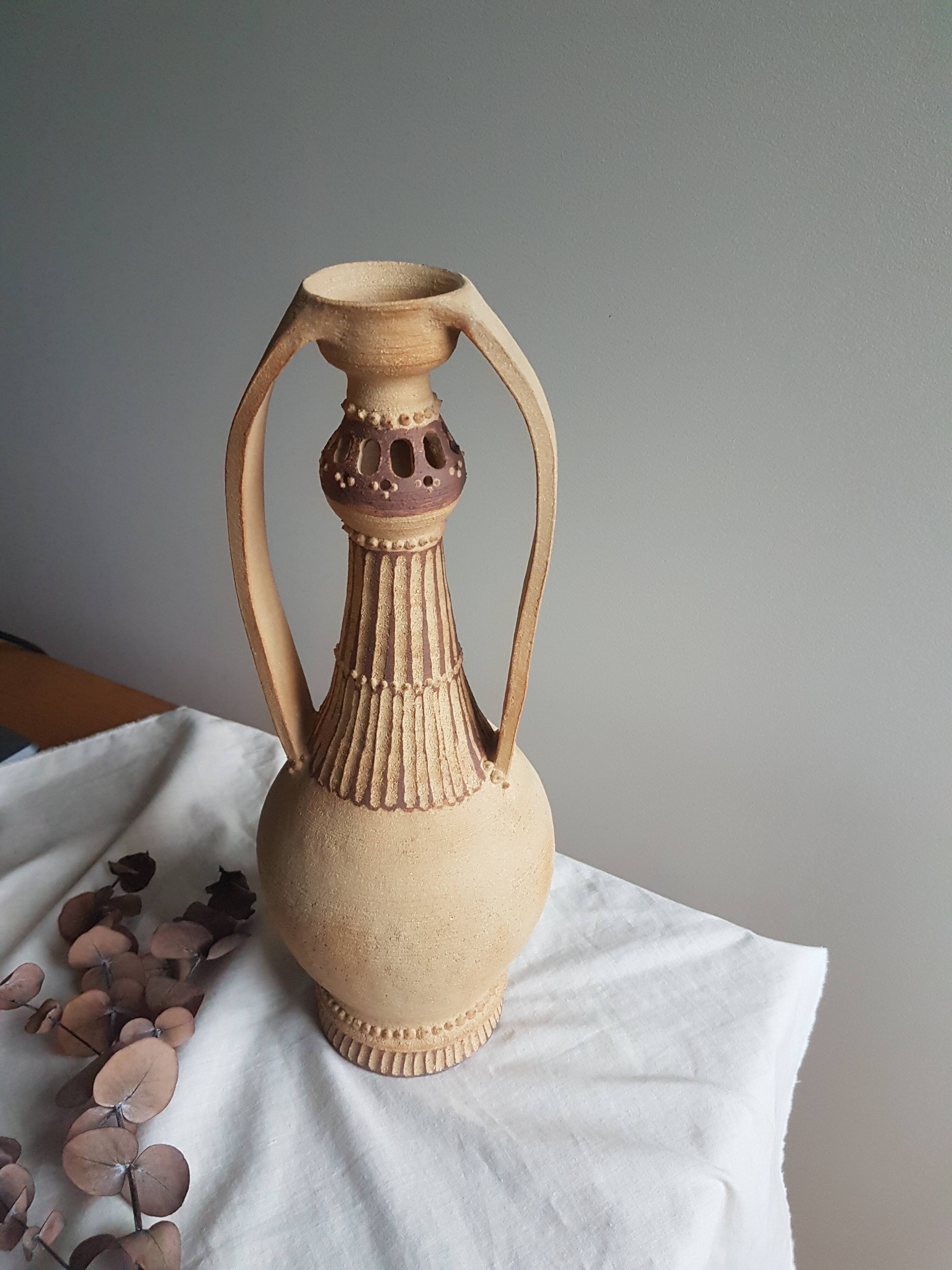 Large vase in Hispano-Moorish style in raw stoneware