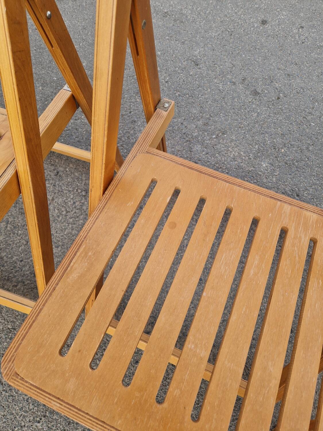 Set of 4 Folding Chairs in Wood and Plywood