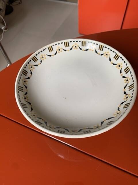 Gien porcelain fruit bowl from the 1930s