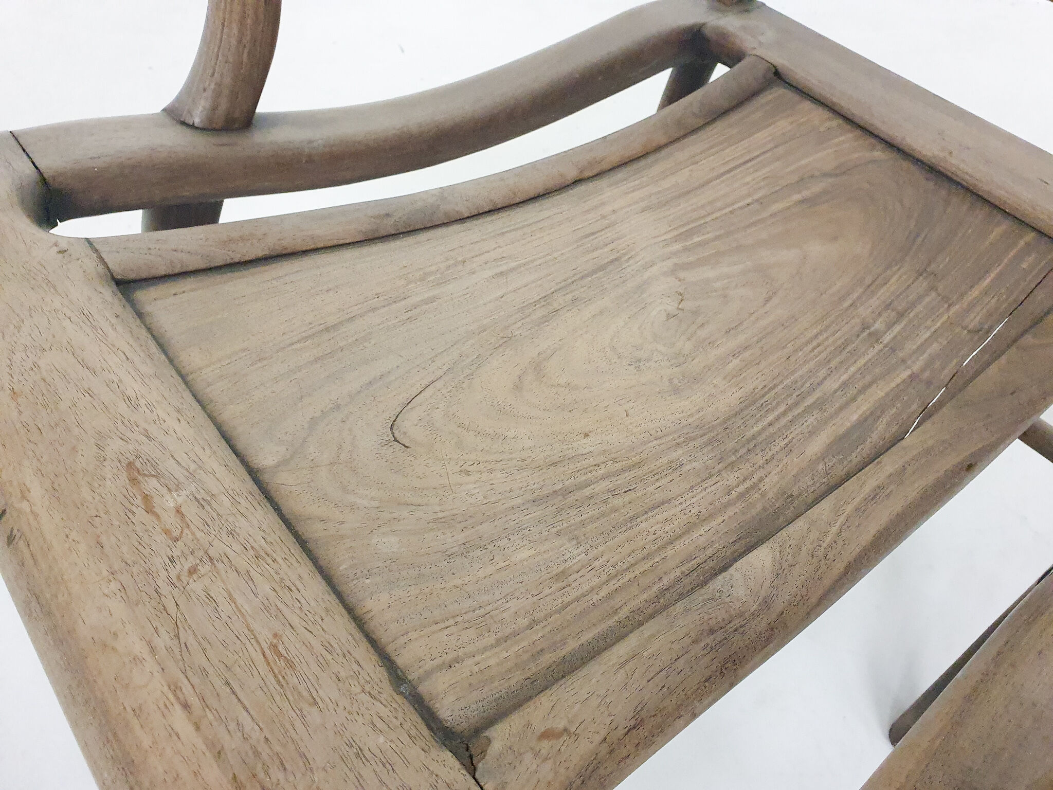 Chaise longue chinoise  du 19ème siècle en bois massif