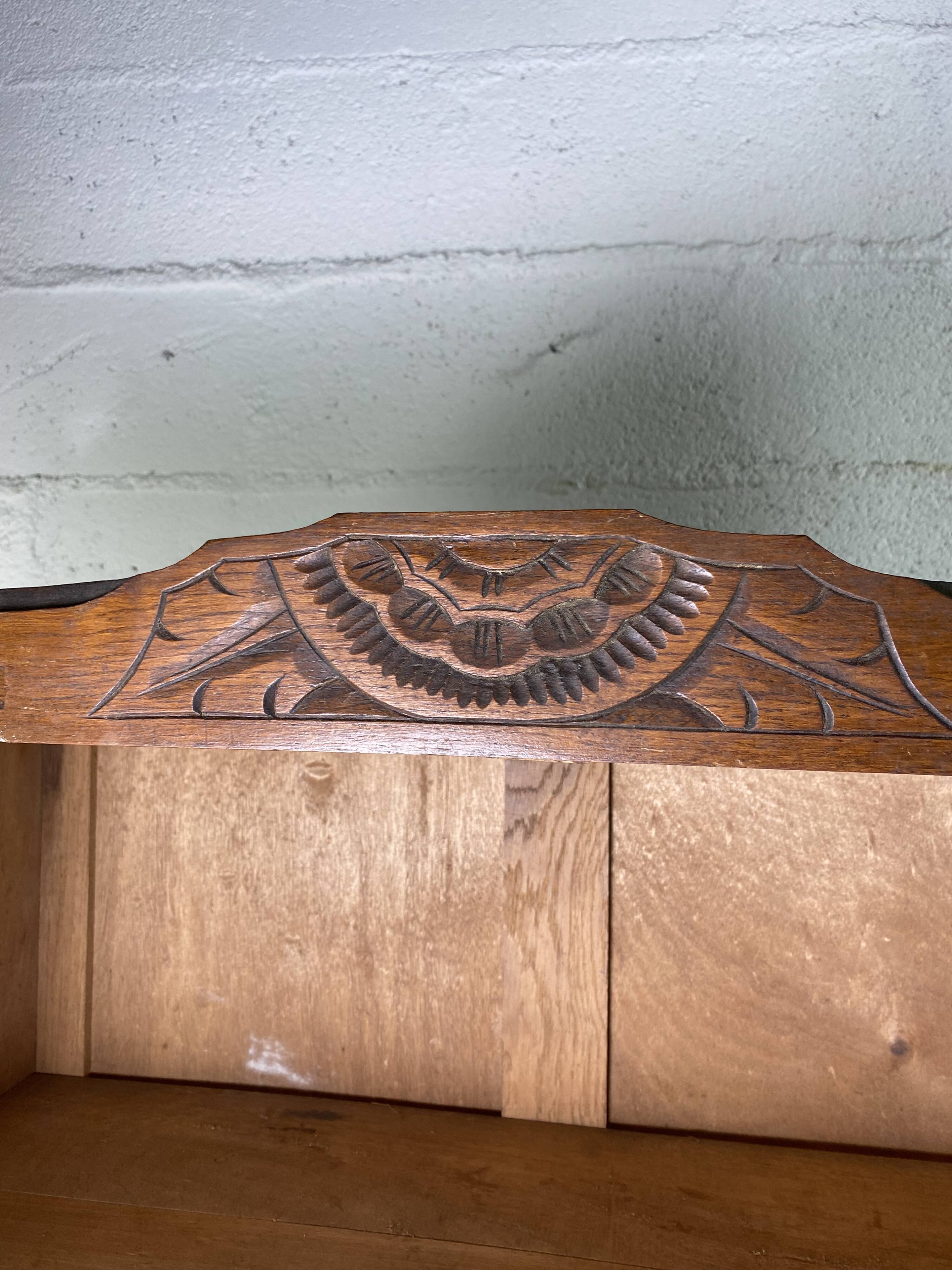 Art-Deco glass cabinet