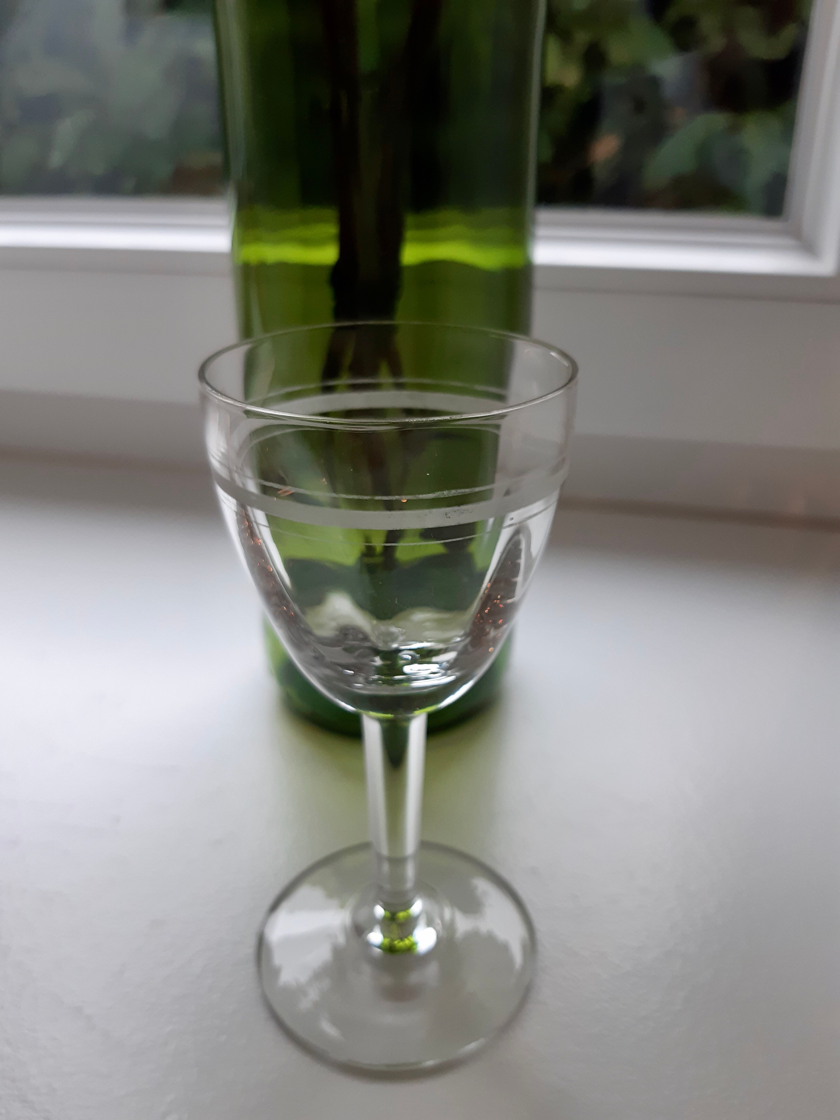 Lot de 5 verres à vin blanc de bar années 20