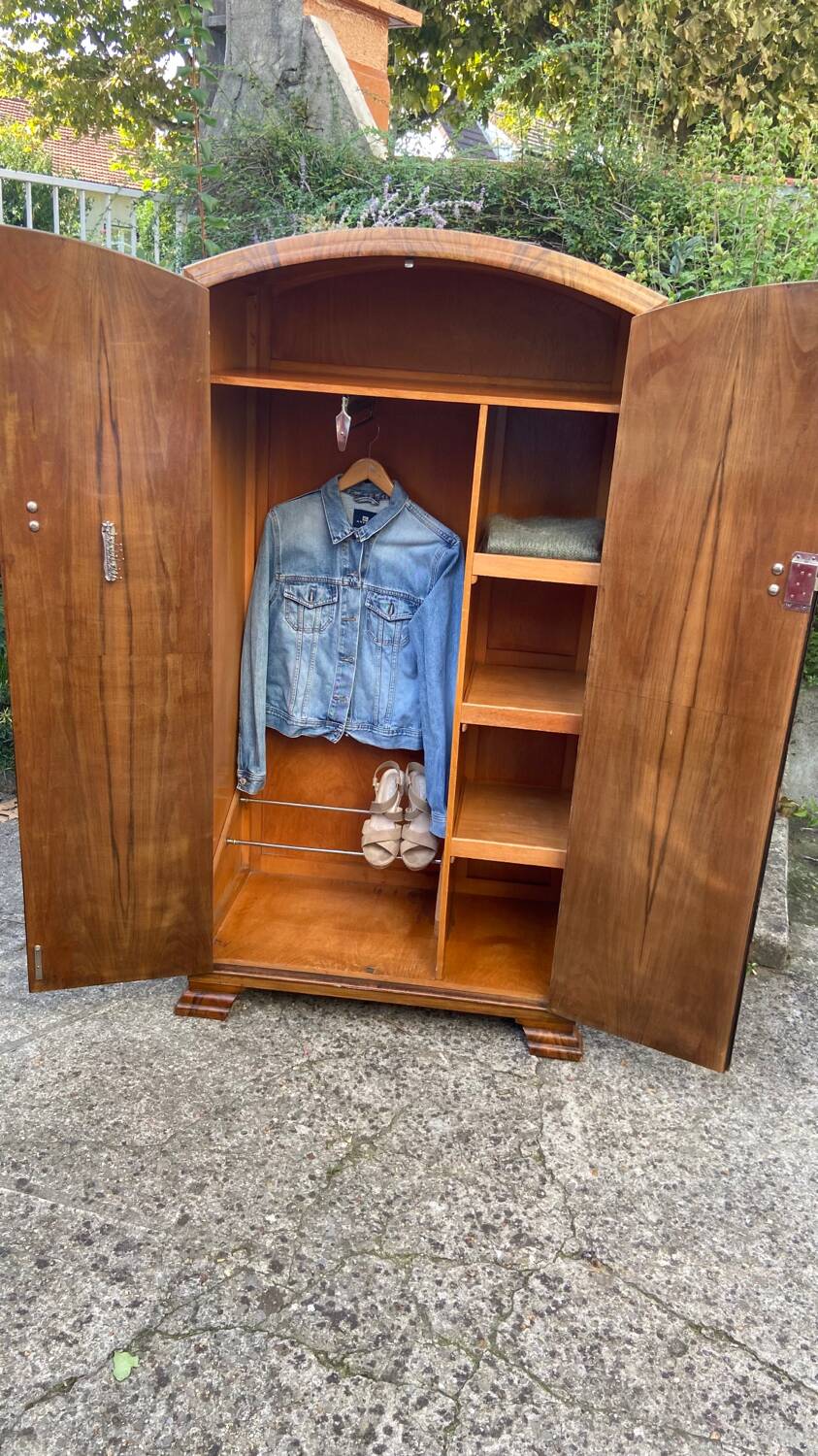Small Art Deco cabinet 1930 in elm burl