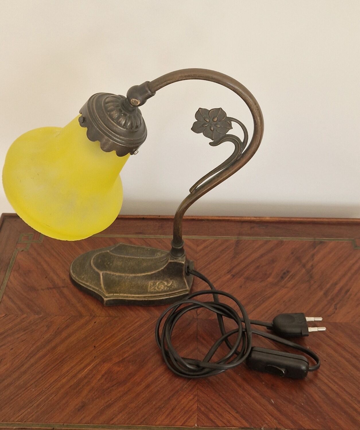 Art Nouveau style lamp